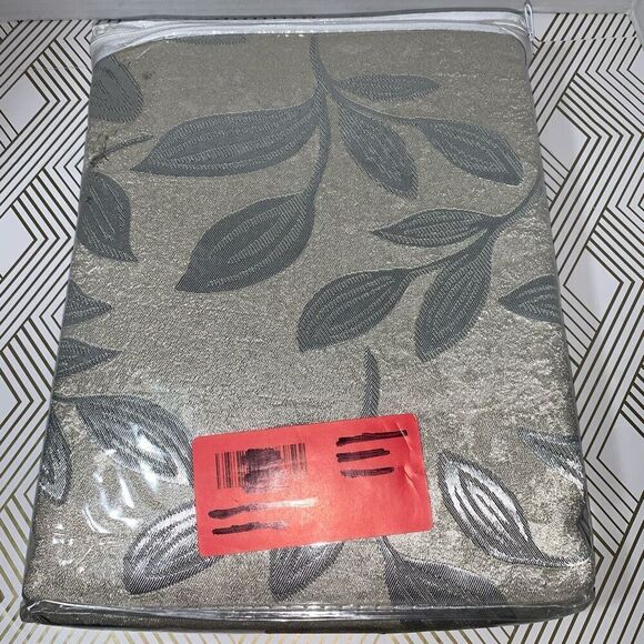 Superior Premium Curtains Set of 2 Top Grommet Panels Ivory Leaves 52x63 New - Picture 2 of 4